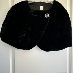 Elegant Black Faux Fur Cape with Rhinestone Brooch